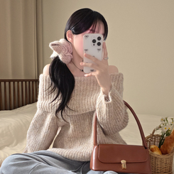 厚手モヘアオフショルダーバルーンニット BEIGE