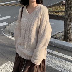 ケーブルVネックロングニット BEIGE