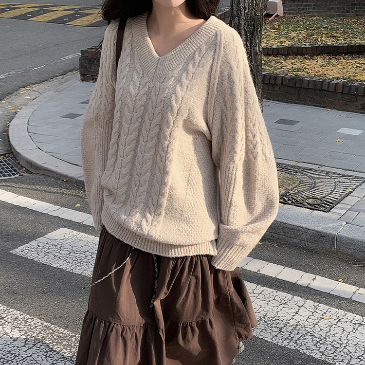 ケーブルVネックロングニット BEIGE
