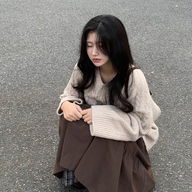 ケーブルVネックロングニット BEIGE