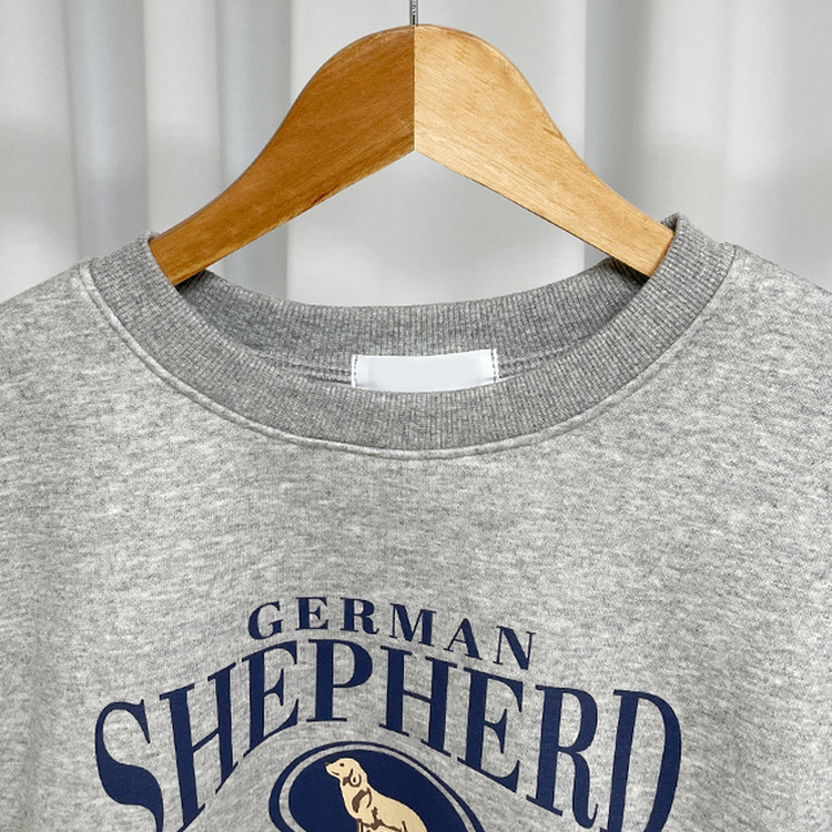 셰퍼드 프린팅 크롭 아방핏 기모 맨투맨