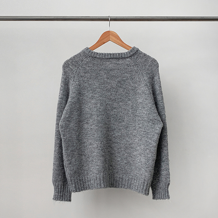 ヘンリーネックニット