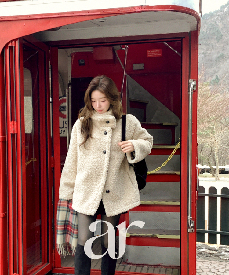 （ふわふわぬくもり／ハイネック／保温力アップ）ハイネックボタンボアハーフムートンジャケット BEIGE