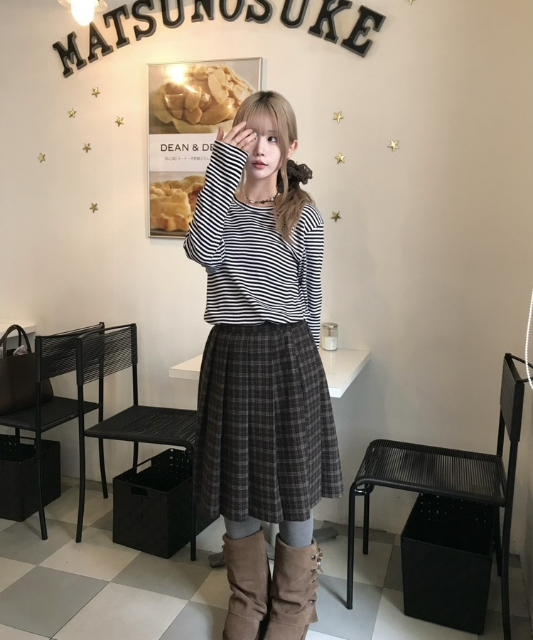 단가라 루즈 라운드 긴팔티셔츠 블랙