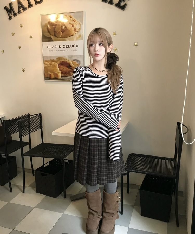 단가라 루즈 라운드 긴팔티셔츠 블랙