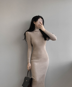 タートルネックロングニットワンピース BEIGE