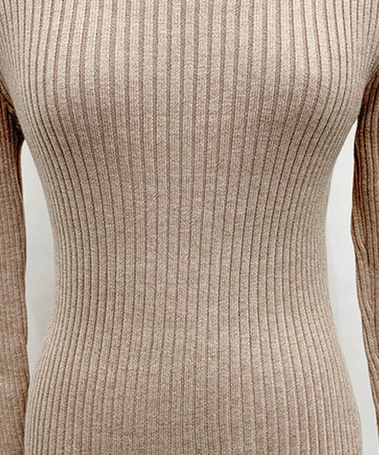 タートルネックロングニットワンピース