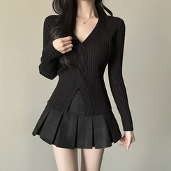 デイリーVネックニット BLACK