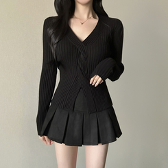 デイリーVネックニット BLACK