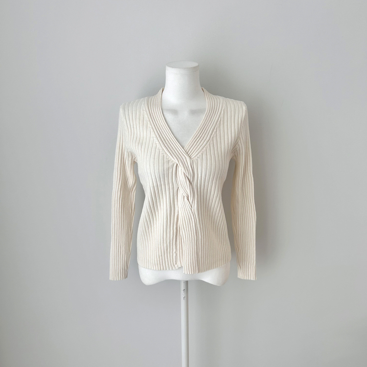 デイリーVネックニット