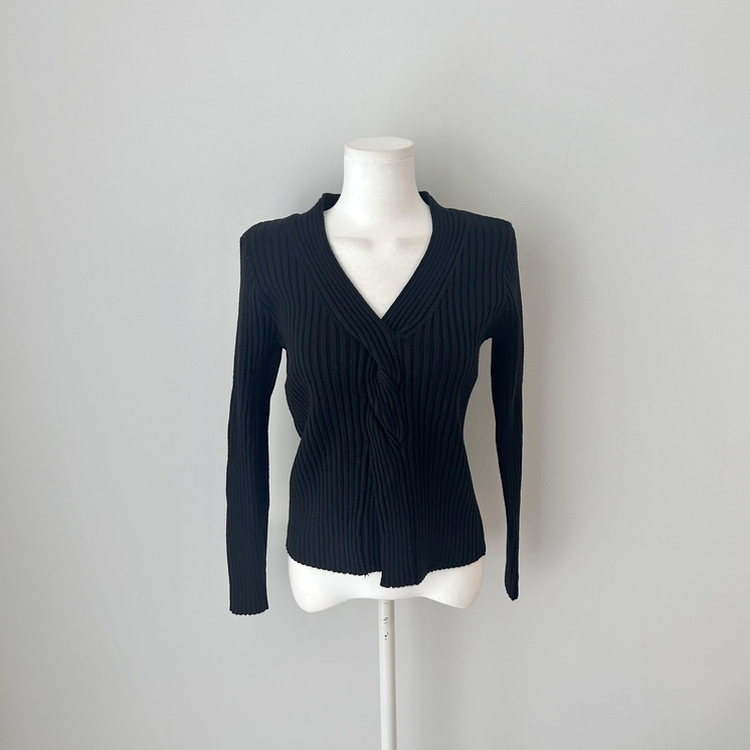 デイリーVネックニット