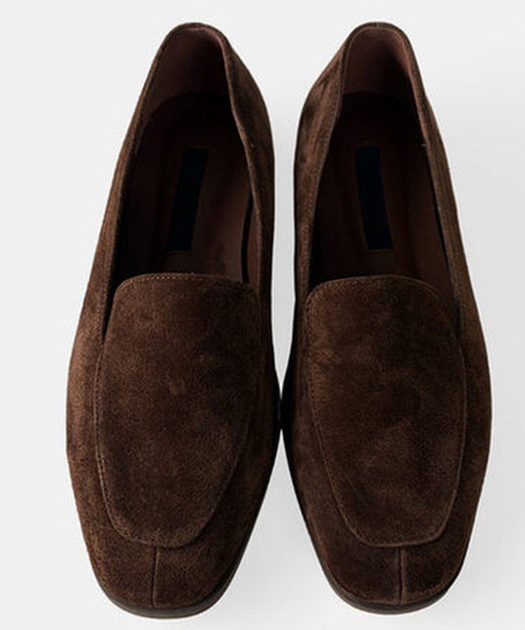 スエードローファー