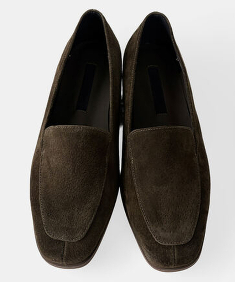 スエードローファー