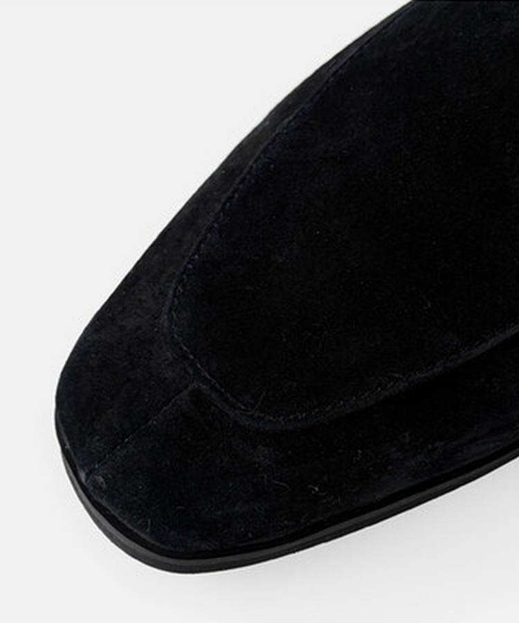 スエードローファー