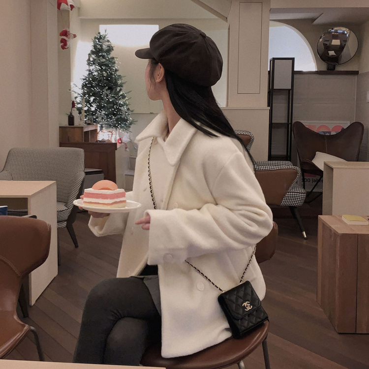 ふわふわルーズフィットダブルハーフコート WHITE