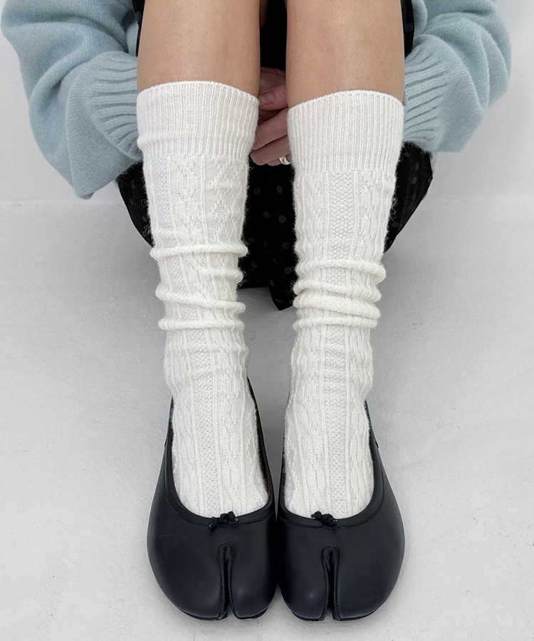 ウールカシミヤケーブルニットソックス IVORY