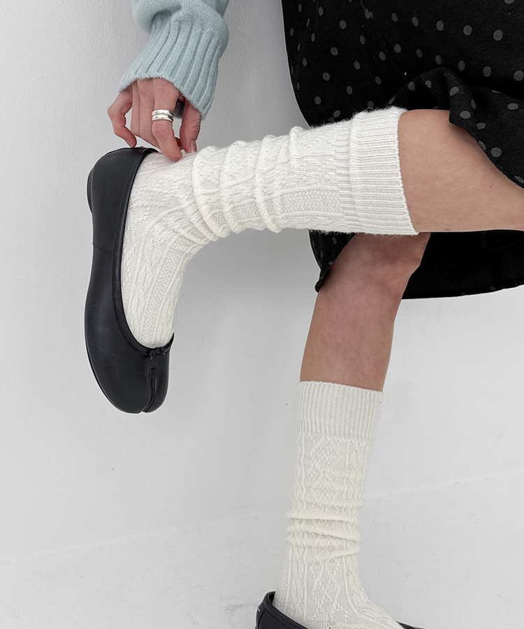 ウールカシミヤケーブルニットソックス IVORY