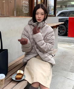 軽量スラグランハイネックダウン GRAY BEIGE