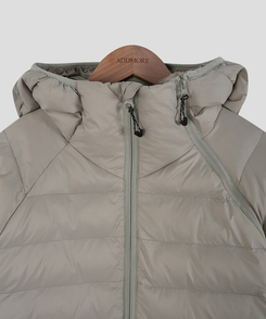 軽量スラグランハイネックダウン