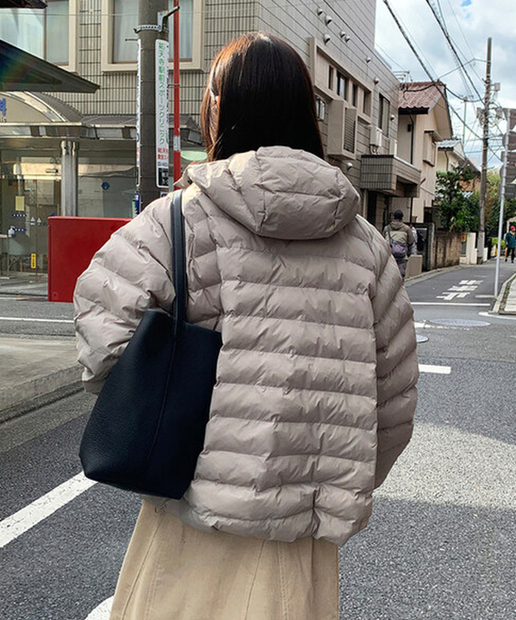 軽量スラグランハイネックダウン GRAY BEIGE
