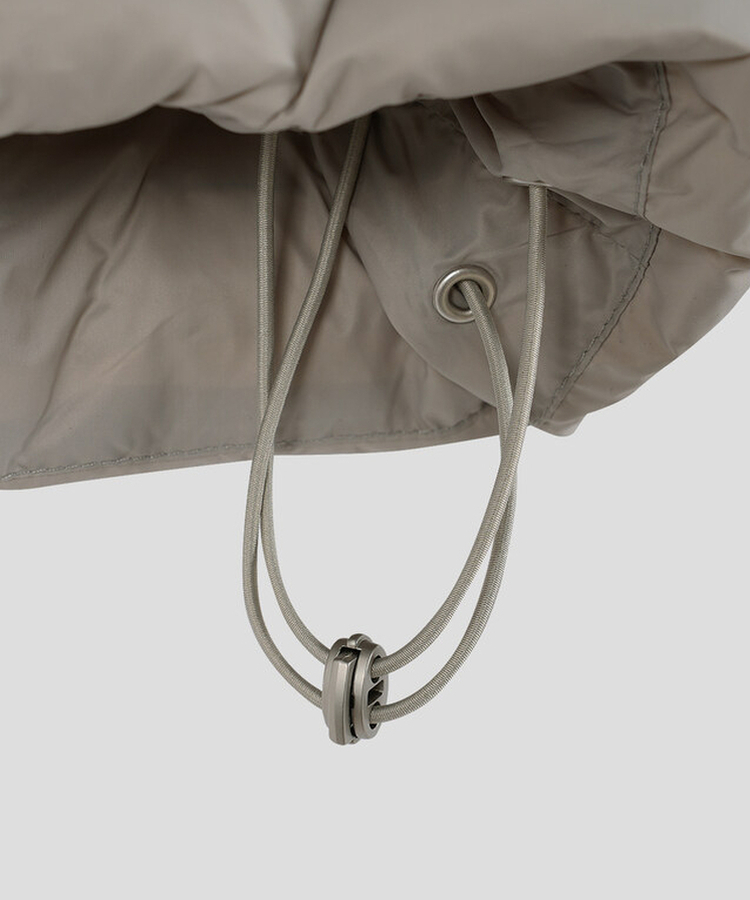 軽量スラグランハイネックダウン