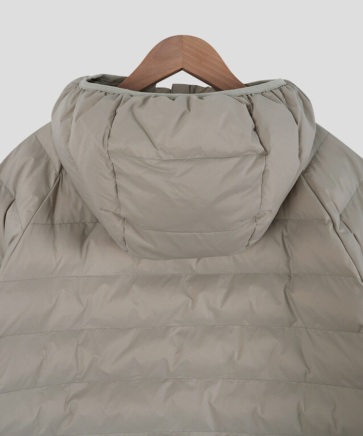 軽量スラグランハイネックダウン