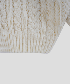 ラウンドウールケーブルニット