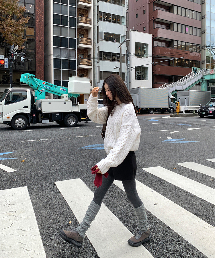 ラウンドウールケーブルニット Soft cream