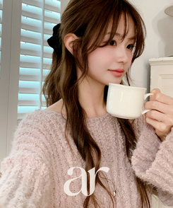 （ふんわり華奢見え♥／MDおすすめ）フェザーヤーンオフショルダーニット・長袖 PINK