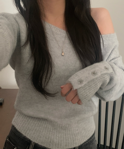 배론 버튼 포인트 원숄더 울 보카시 오프숄더 긴팔니트 그레이