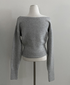 배론 버튼 포인트 원숄더 울 보카시 오프숄더 긴팔니트