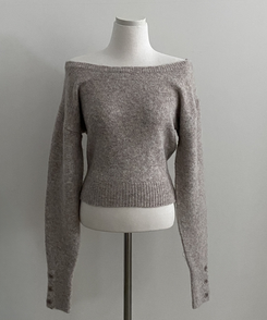 배론 버튼 포인트 원숄더 울 보카시 오프숄더 긴팔니트