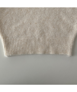 배론 버튼 포인트 원숄더 울 보카시 오프숄더 긴팔니트