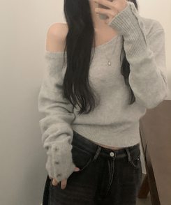 배론 버튼 포인트 원숄더 울 보카시 오프숄더 긴팔니트 그레이