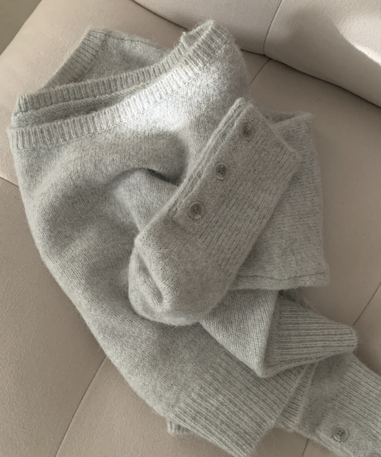 배론 버튼 포인트 원숄더 울 보카시 오프숄더 긴팔니트