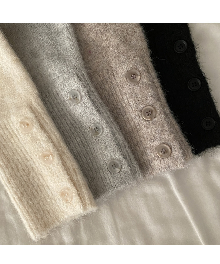 배론 버튼 포인트 원숄더 울 보카시 오프숄더 긴팔니트