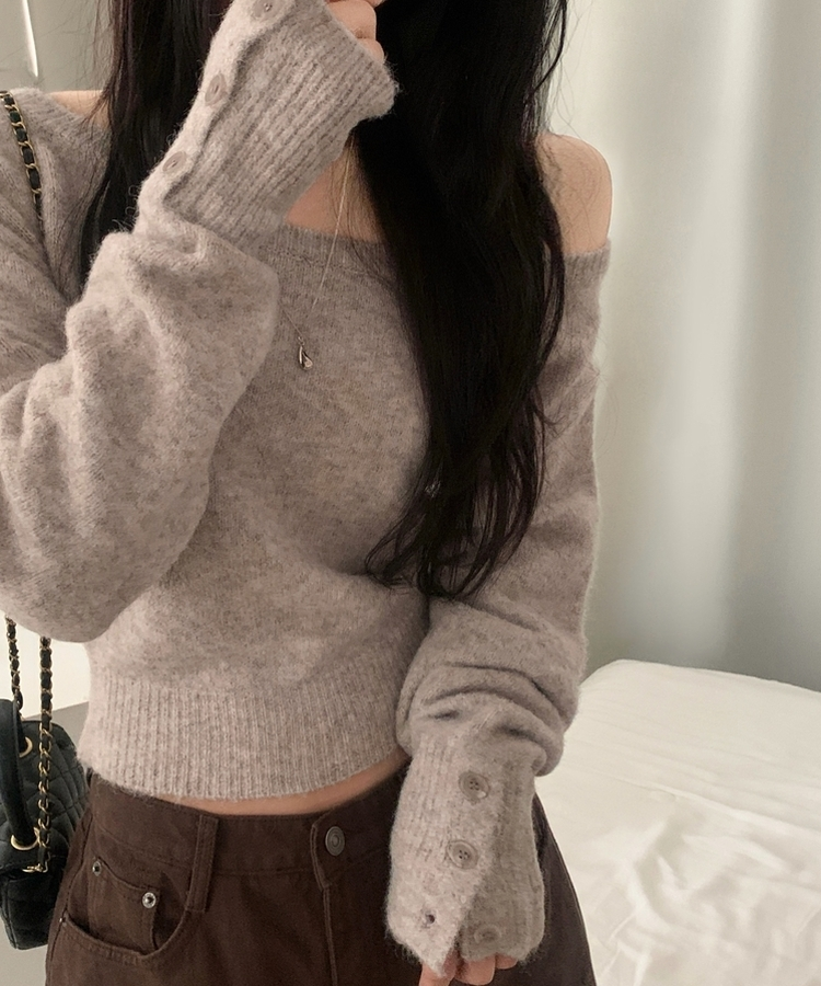 배론 버튼 포인트 원숄더 울 보카시 오프숄더 긴팔니트 브라운