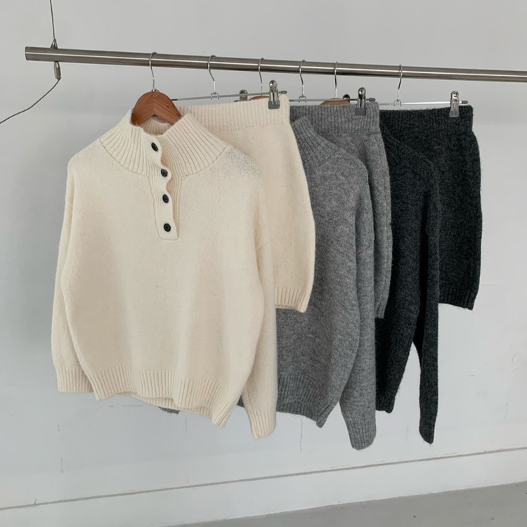 【SET】プチハイネックボタンニット ミニスカート