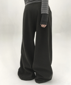 ヘビーウールピンタックスラックスパンツ CHARCOAL