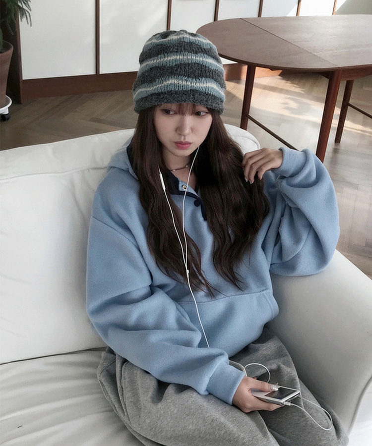 ハーフオープンボタンスフリースフード SKY BLUE