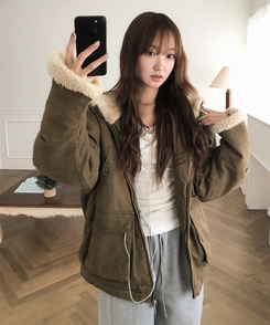 ウォッシングハイネックウールファージャケット BEIGE