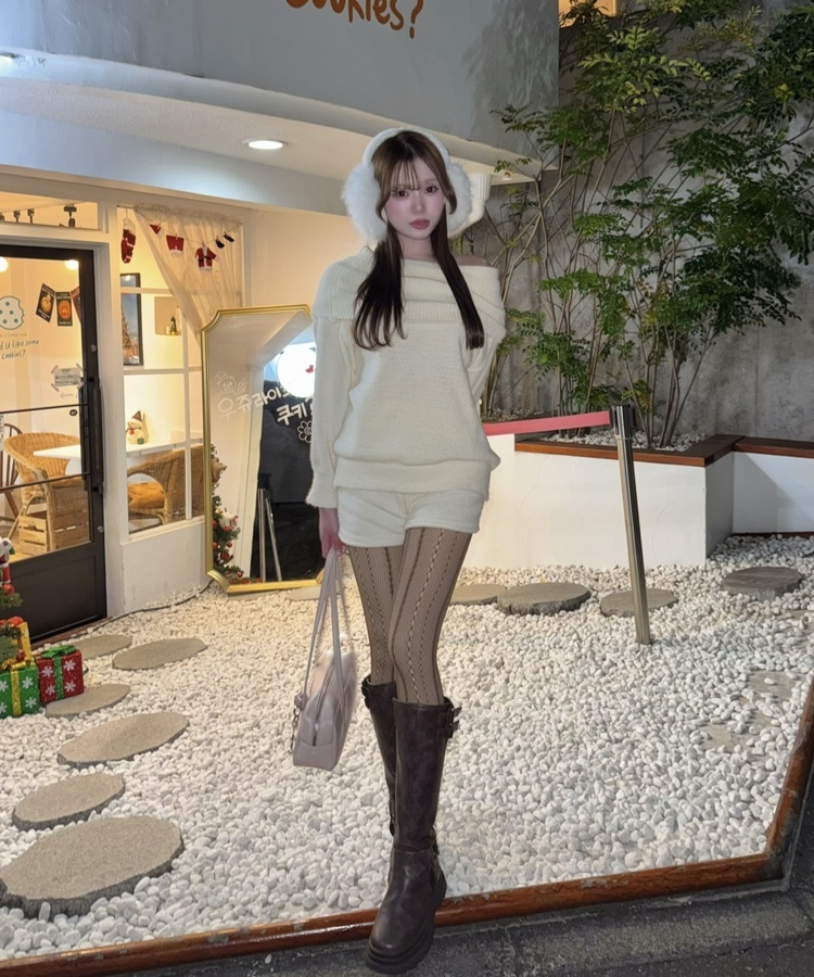 오프숄더 니트 숏 팬츠 투피스 아이보리