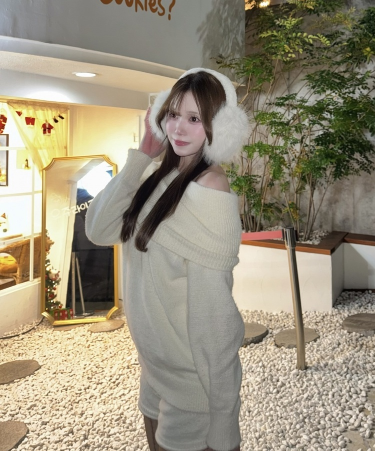 오프숄더 니트 숏 팬츠 투피스 아이보리