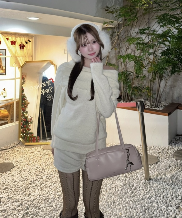 오프숄더 니트 숏 팬츠 투피스 아이보리