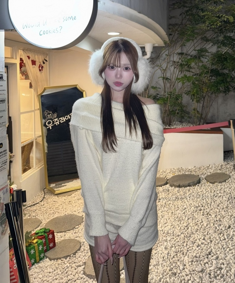 오프숄더 니트 숏 팬츠 투피스 아이보리