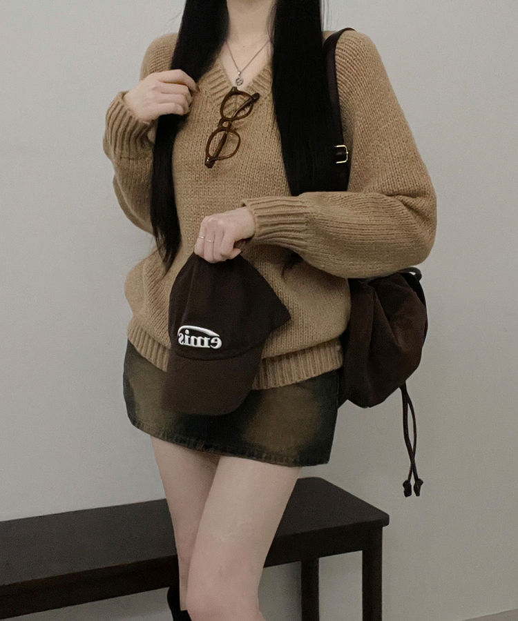 도톰아방핏벌룬하찌나그랑브이넥긴팔니트 베이지