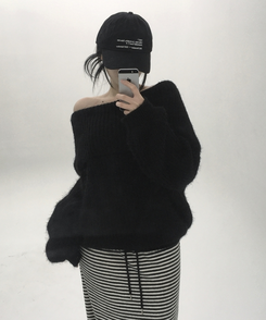 アンゴラファーオフニット BLACK