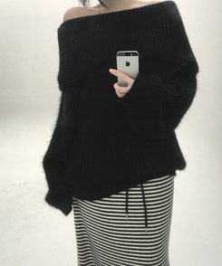 アンゴラファーオフニット BLACK