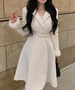 ダブルボタン袖ファー肩パッドロングコート IVORY