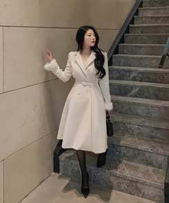 ダブルボタン袖ファー肩パッドロングコート IVORY